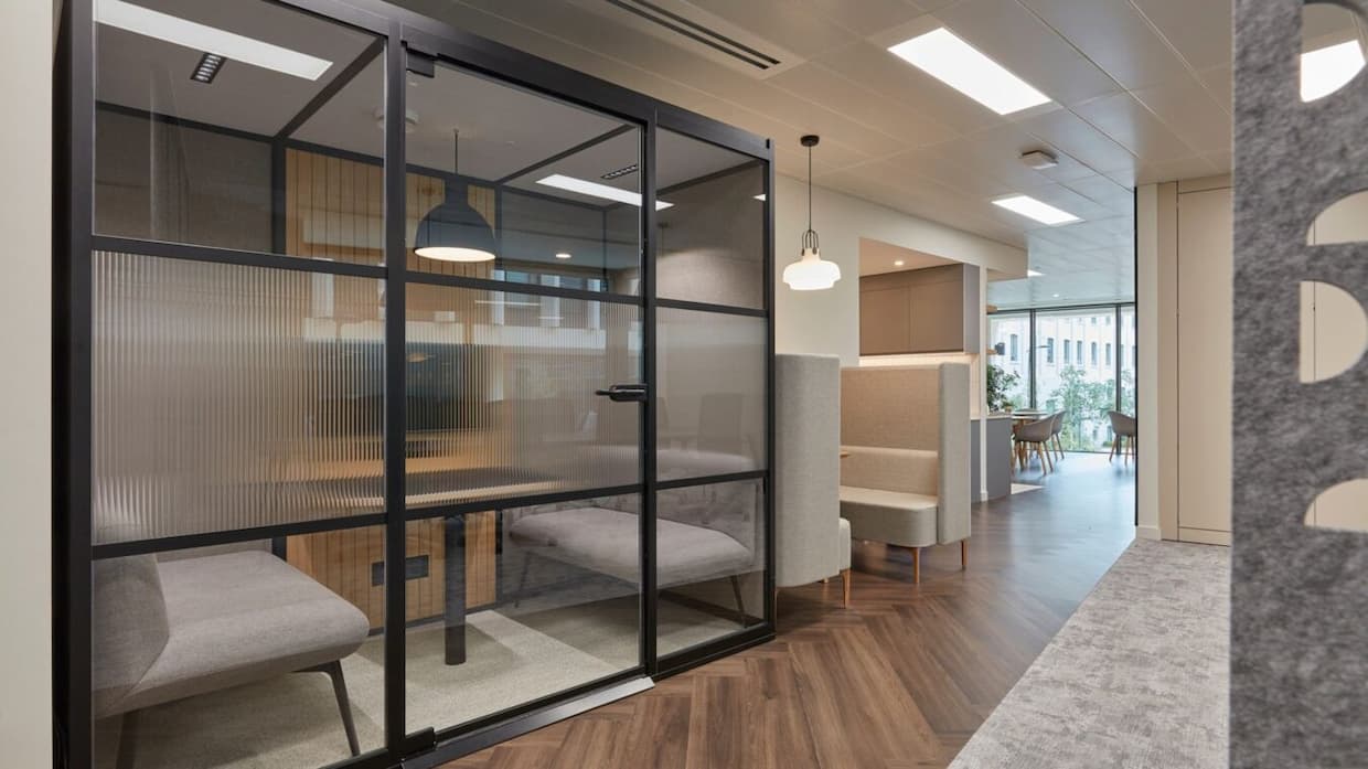 Creating a Quiet and Productive Workspace with Soundproof Meeting Pods - COEL