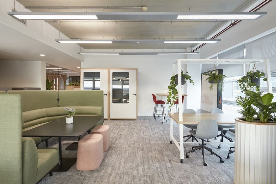 Soundproof Meeting Pods for Privacy - COEL